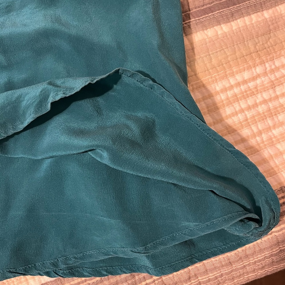 Joie Deep Teal Sleeveless Silk Tank. Medium. - Picture 4 of 5